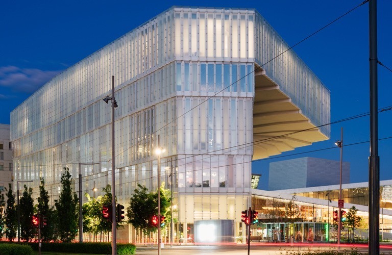 Mobile d4b49d7e96b0cc49258a2d5d3fd0d7e2145289e0